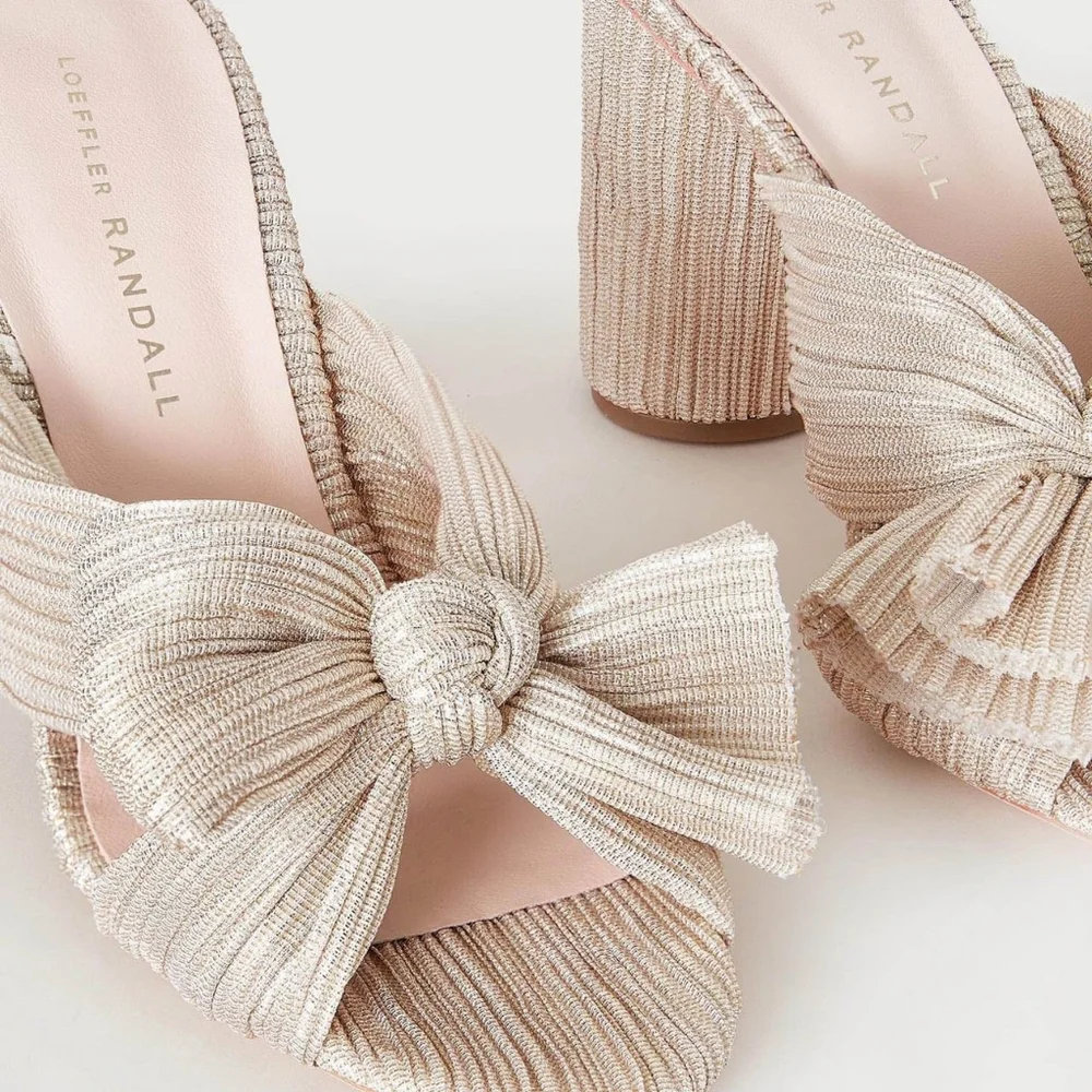 NWT Loeffler Randall Penny Platinum Pleated Bow Heels - Picture 16 of 16